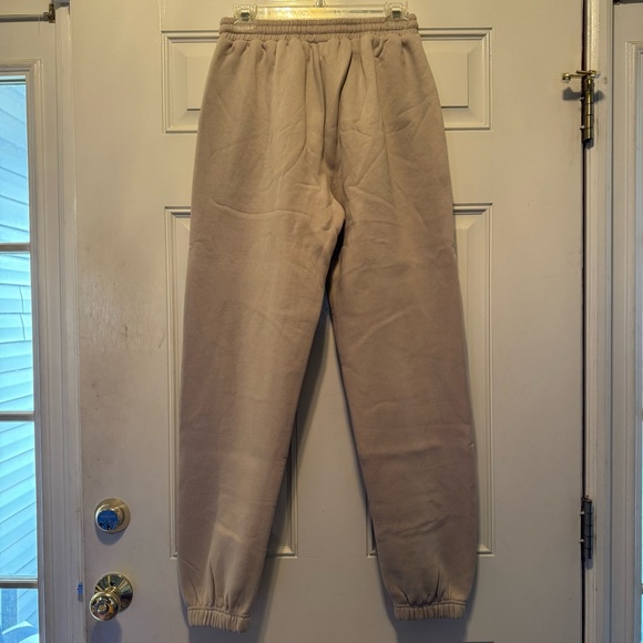 NWT White Fox Boutique Offstage Sweatpants in Moon - Picture 4 of 5